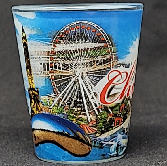 "CHICAGO" SOUVENIR SHOT GLASS-MADE IN TAIWAN - Picture 2 of 7